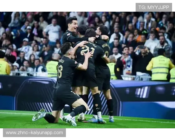 西甲巅峰碰撞：皇马客场战平巴萨，争冠形势依旧胶着，西甲皇马vs巴塞罗那